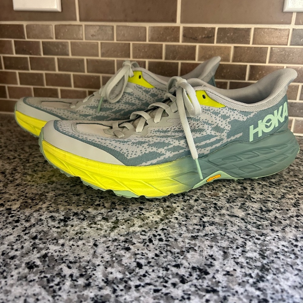 Hoka Challenger 5